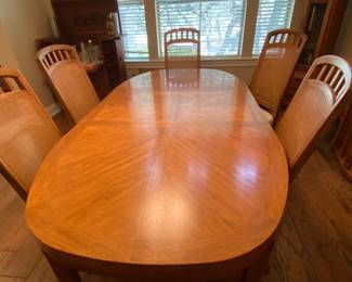 MCM Table with extension and pads in Excellent Condition