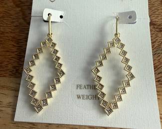 Brand new Kendra Scott earrings
