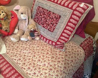 Super cute twin bedding 