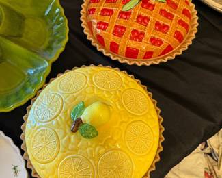 Super cute covered pie plates 