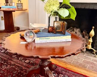 Pie Crust - Tilt Top table