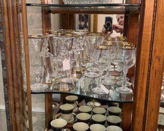 Crystal glassware and china