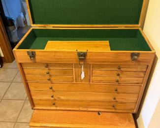 What a unique chest!
