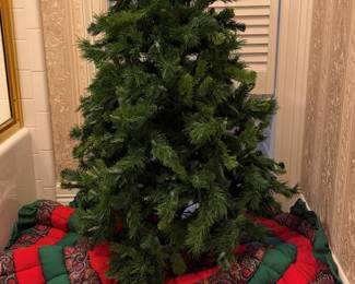 Tree and skirt