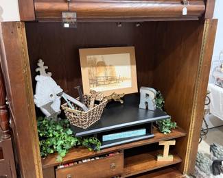 TV hutch