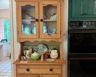 Small hutch