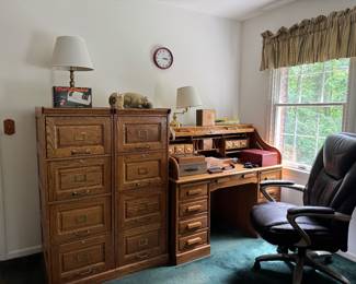 Office furniture including rollmop desk