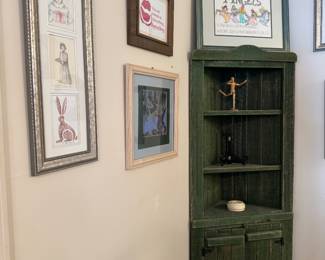 Green corner shelf