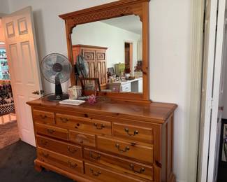 Broyhill dresser with mirror