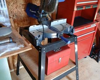 Compound miter saw