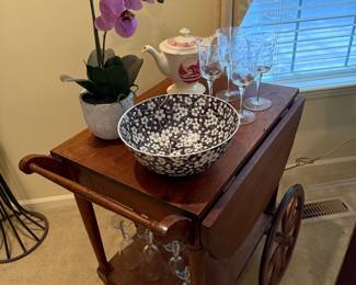 Tea cart