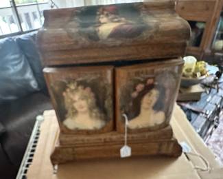 Dresser Box