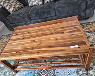 •	45x27”, 19” H •	$60