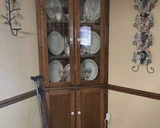Traditional Dark Brown Wooden Corner Curio Cabinet, Metal WallMounted Candle Holder with Leaf and Branch Design