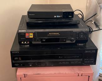 VCR and DVD player 