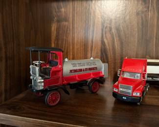 Mack Texaco Tanker Die cast Banks