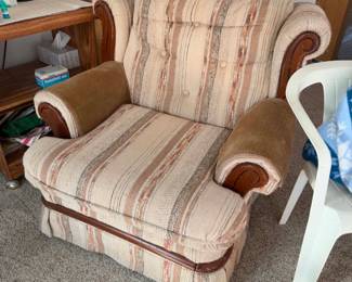 $10.00 Vintage chair AVAILABLE NOW