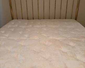 Vintage Brass headboard… and king size mattress in like new condition 
