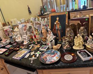 LARGE RELIGIOUS COLLECTION OF JESUS, ANGELS, AND CROSSES