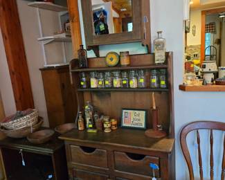 Small hutch
