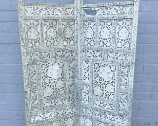 room divider