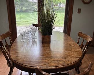 Matching Dining Table w/chairs