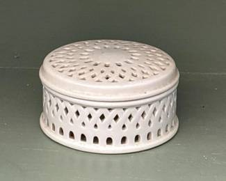 060 lauraashleylatticewareceramicpotpou