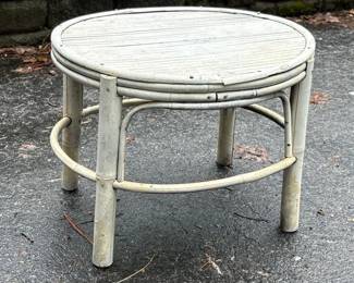084 vintageroundbamboorattansidetable