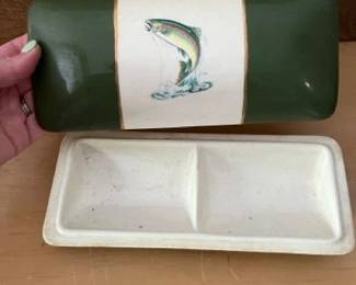 023 vintageerdividedceramicdishwithli
