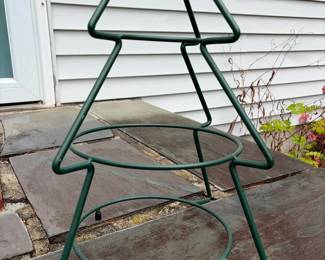 062 greenmetalchristmastreeshaped3tier