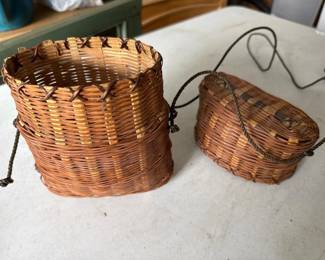 043 liddedwickerfishingbasketwithropes