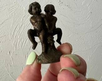 171 pairofminiaturemetalfigurines