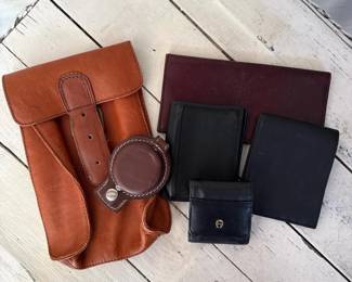 119 collectionofvintageleatherwalletsco