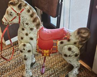 Mobo Bronco metal riding horse