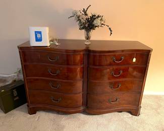 This is a better picture of the dresser. Those curved drawer fronts really give it style.
