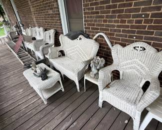 WICKER FURNITURE SET