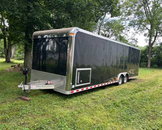 ENCLOSED TRAILER