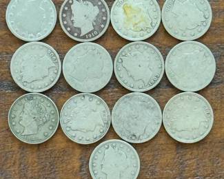 (13) Group of Thirteen V Nickels; Various Dates