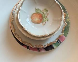 Porcelain Fruit Bowl with Gilt Rim