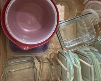 Assorted Pyrex, Anchor Hocking, and Tupperware Food Storage Containers