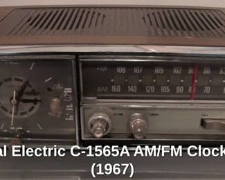 General Electric CA AM or FM Clock Radio 