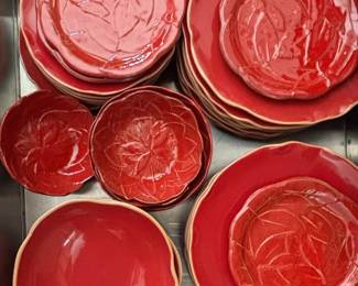 Bordallo Pinheiro Red Cabbage Leaf Dinnerware Set