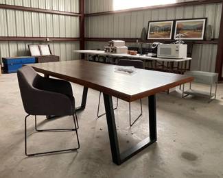 SLEEK MODERN TABLE, PAIR OF UPHOLSTERED MODERN CHAIRS