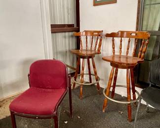 WOOD BAR STOOLS