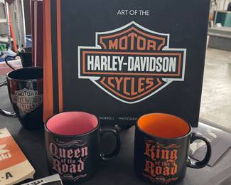 HARLEY DAVIDSON BOOK, BIKER COFFEE CUPS