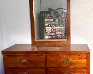 DRESSER