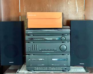 MAGNAVOX STEREO SYSTEM