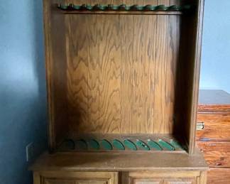 SOLID WOOD GUN CABINET