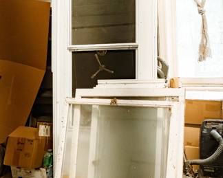 Screen Door, Windows