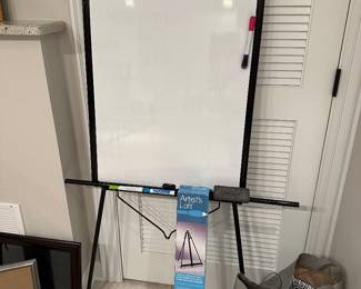 Easel